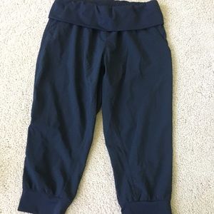 Black fabletics cropped pants